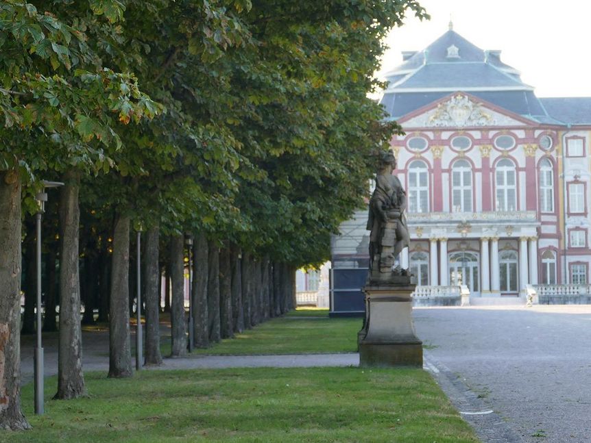 Schloss Bruchsal, Allee im Schlossgarten